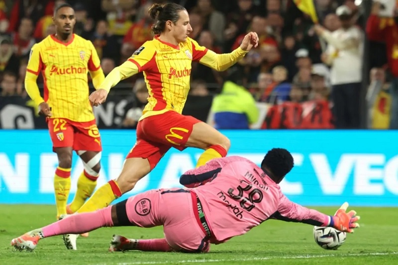 Nhận định, Soi kèo Lorient vs Lens 23h00 ngày 14/3: Đánh chiếm ngôi đầu - Ảnh 1