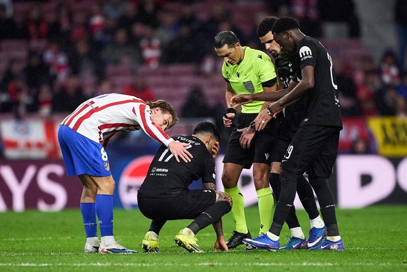 Tottenham nguy cơ mất 13 cầu thủ ở đại chiến Liverpool - Ảnh 1