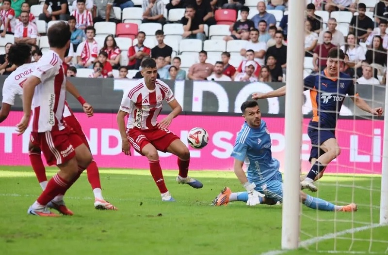 Nhận định, Soi kèo Istanbul Basaksehir vs Antalyaspor 0h00 ngày 19/3: Xốc lại tinh thần - Ảnh 1