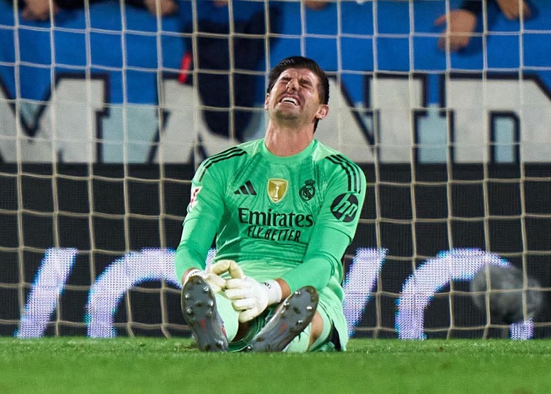 Real Madrid tổn thất lớn khi Courtois phải nghỉ thi đấu 6 tuần - Ảnh 1
