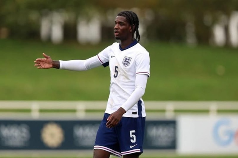 Hậu vệ 20 tuổi của MU được gọi bổ sung lên ĐT Anh - Ảnh 1