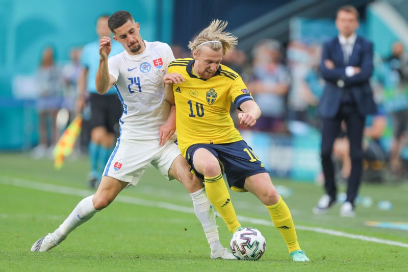 Soi kèo phạt góc Thụy Điển vs Ba Lan, 01h45 ngày 01/04 - Ảnh 1