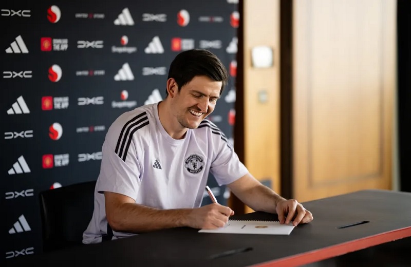 Maguire ký hợp đồng mới đến tháng 6/2027 - Ảnh 1