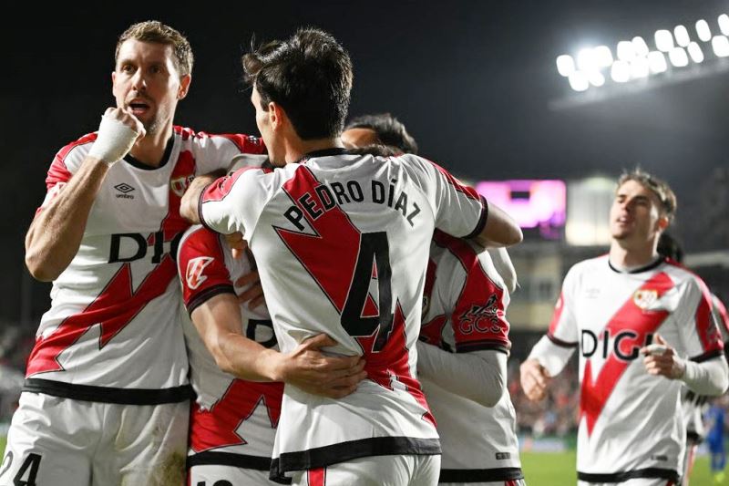 Soi kèo phạt góc Vallecano vs AEK Athens, 23h45 ngày 09/04 - Ảnh 1