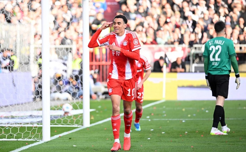 Bayern Munich phá kỷ lục ghi bàn tại Bundesliga - Ảnh 1