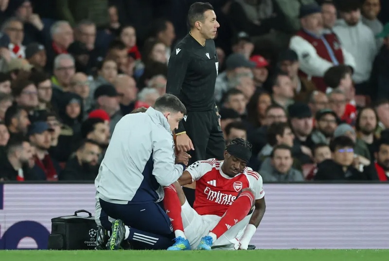 Arsenal trả giá đắt cho tấm vé vào bán kết Cúp C1 - Ảnh 1