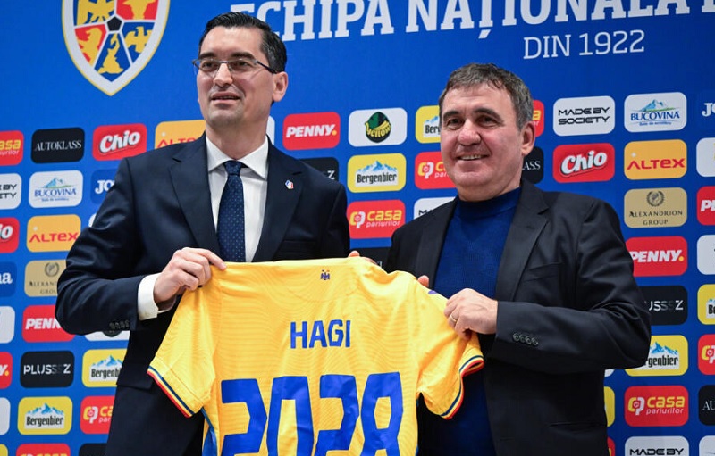 Hagi trở lại dẫn dắt ĐT Romania sau 25 năm - Ảnh 1