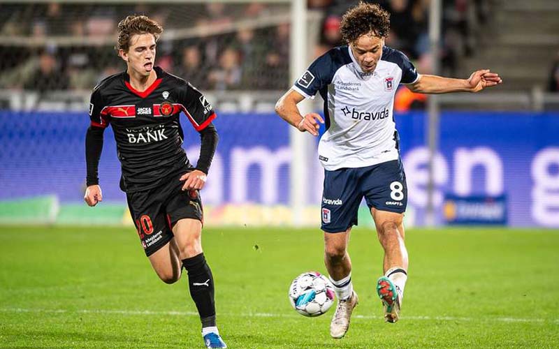 Nhận định, Soi kèo Midtjylland vs Aarhus 0h00 ngày 21/4: Xây chắc ngôi đầu - Ảnh 1