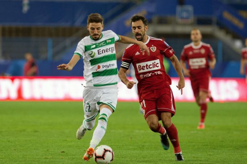 Soi kèo phạt góc Lechia Gdansk vs Piast Gliwice, 00h00 ngày 21/04 - Ảnh 1