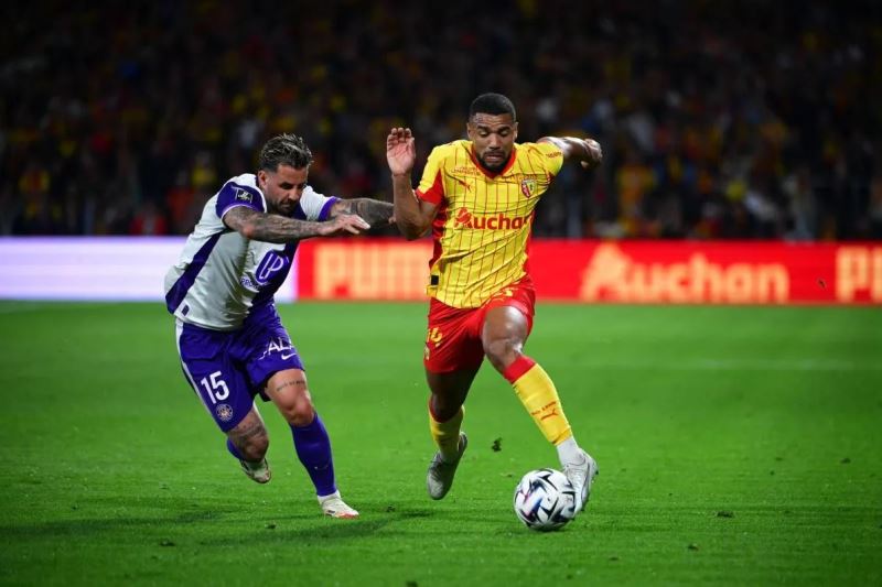 Soi kèo phạt góc Lens vs Toulouse, 02h10 ngày 22/04 - Ảnh 1