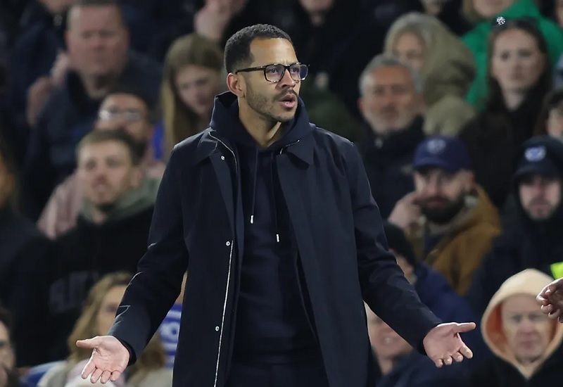 Lộ số tiền khổng lồ Chelsea phải trả nếu sa thải HLV Rosenior - Ảnh 1