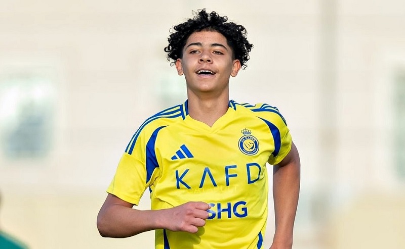 Ronaldo có thể sát cánh cùng con trai ngay mùa tới - Ảnh 1