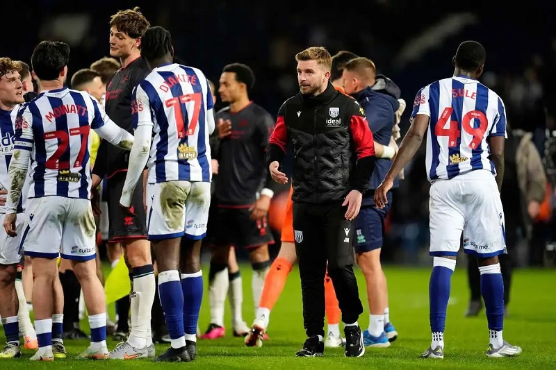 West Brom bị trừ 2 điểm, nguy cơ rớt xuống hạng 3 - Ảnh 1