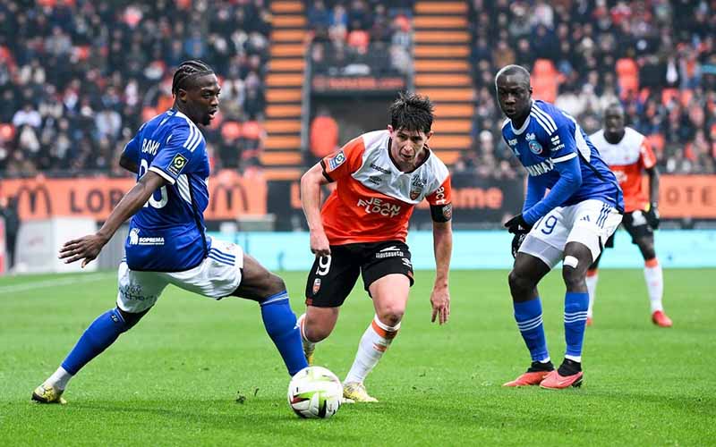 Nhận định, Soi kèo Lorient vs Strasbourg 20h00 ngày 26/4: Điểm tựa sân nhà - Ảnh 1