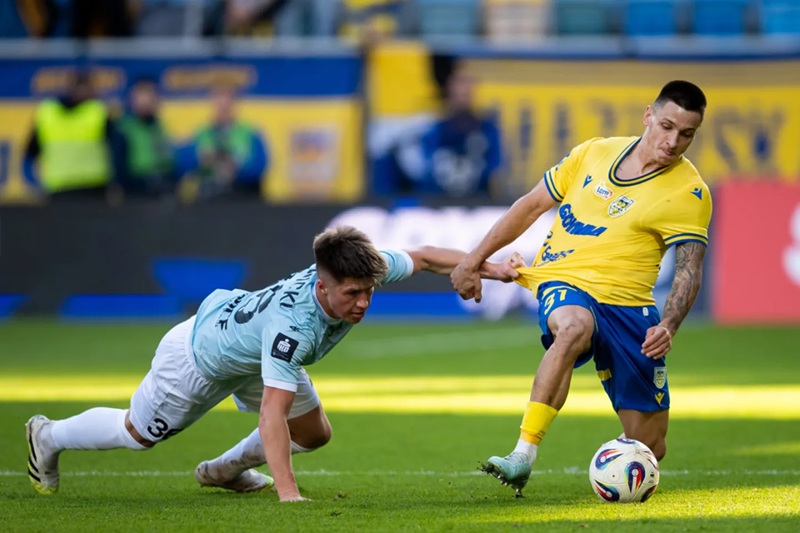 Nhận định, Soi kèo Piast Gliwice vs Arka Gdynia 0h00 ngày 28/4: Điểm tựa sân nhà - Ảnh 1
