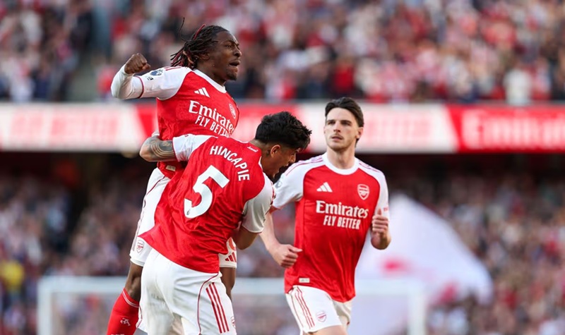 Siêu máy tính đưa ra kịch bản mới cho cuộc đua vô địch Ngoại hạng Anh - Ảnh 1