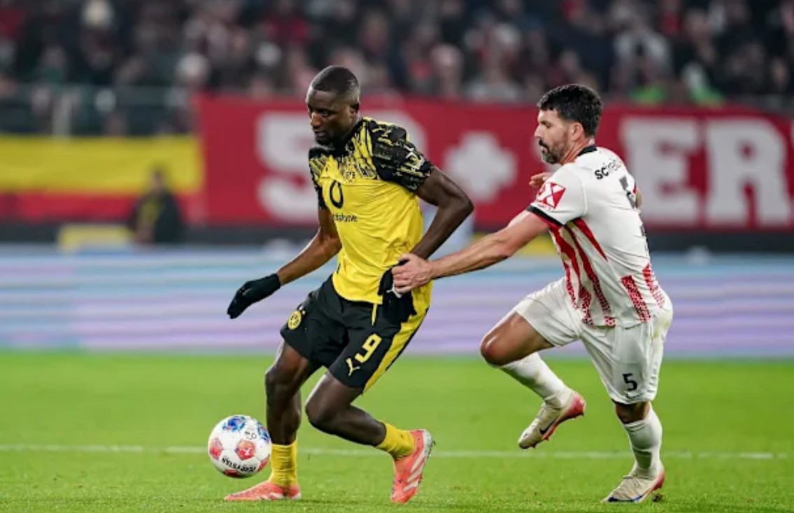 Soi kèo phạt góc Dortmund vs Freiburg, 22h30 ngày 26/04 - Ảnh 1