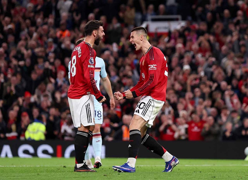 MU tiến sát tấm vé tham dự Cúp C1  - Ảnh 1