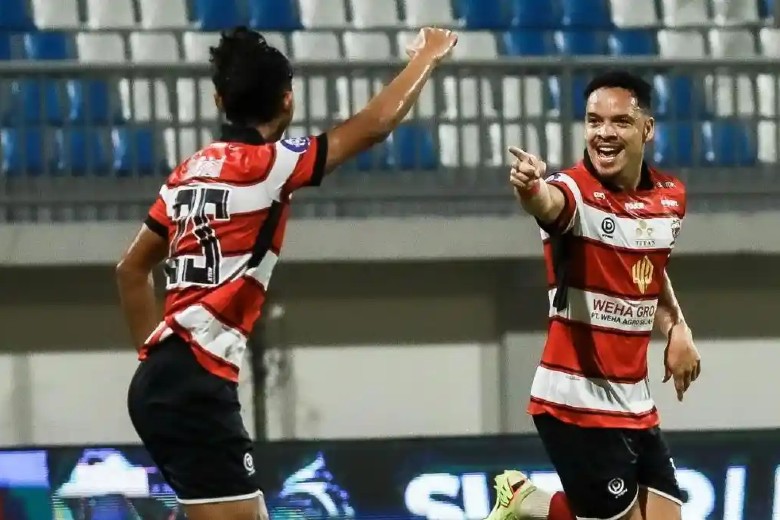 Nhận định, Soi kèo Semen Padang vs Madura United, 15h30 ngày 29/4: Chung kết ngược - Ảnh 1