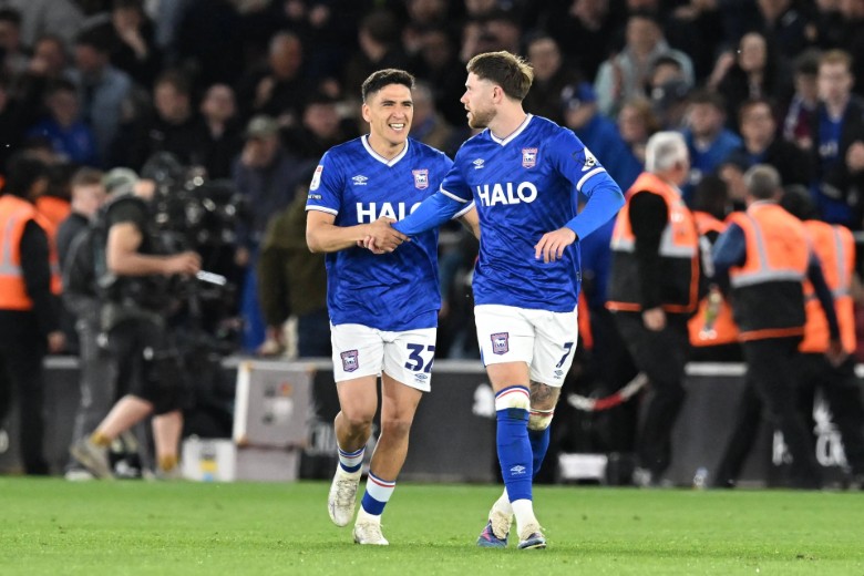 Nhận định, Soi kèo Ipswich Town vs Queens Park Rangers, 18h30 ngày 2/5: Bảo toàn ngôi đầu - Ảnh 1