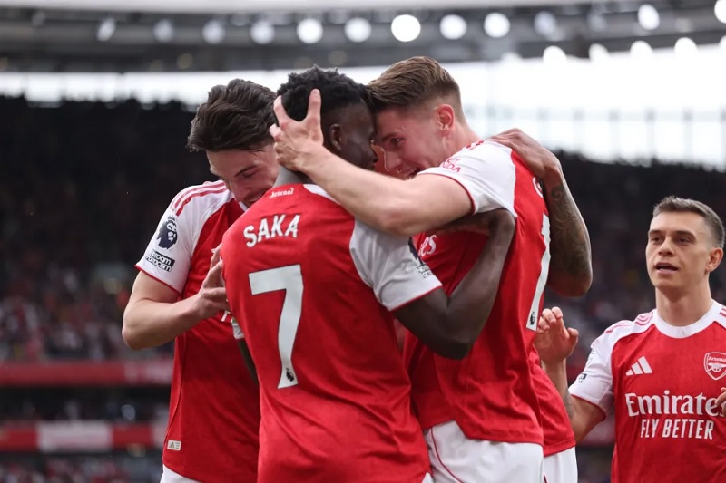 Siêu máy tính dự đoán cái kết có hậu cho Arsenal và Tottenham - Ảnh 1