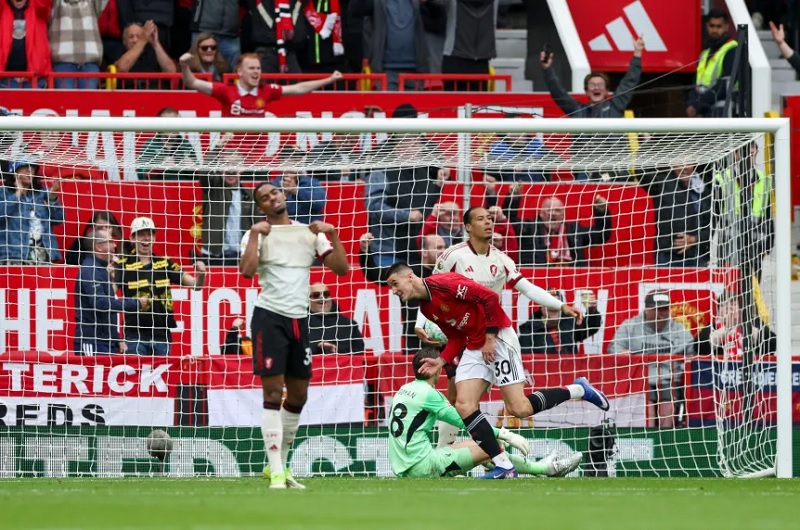 Vì sao bàn thắng của Sesko vào lưới Liverpool không bị hủy bỏ? - Ảnh 2