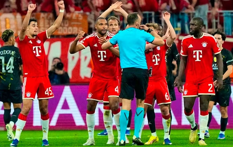 Trọng tài bị chỉ trích dữ dội sau các quyết định chống lại Bayern Munich - Ảnh 2