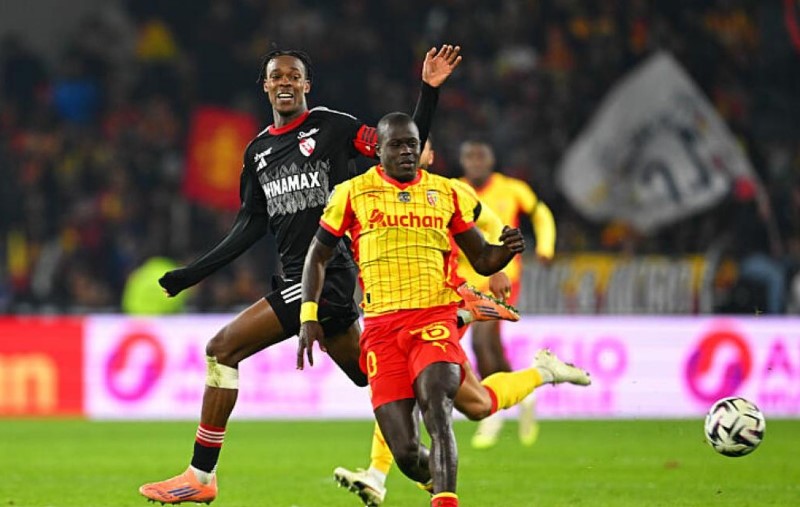 Soi kèo phạt góc RC Lens vs Nantes, 1h45 ngày 09/05 - Ảnh 1