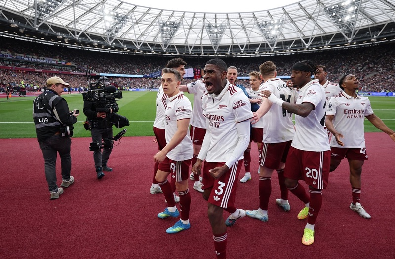 Arsenal nới rộng cách biệt với Man City lên 5 điểm - Ảnh 2