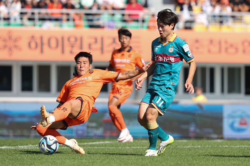Soi kèo phạt góc Gangwon vs Daejeon, 17h30 ngày 12/05 - Ảnh 1