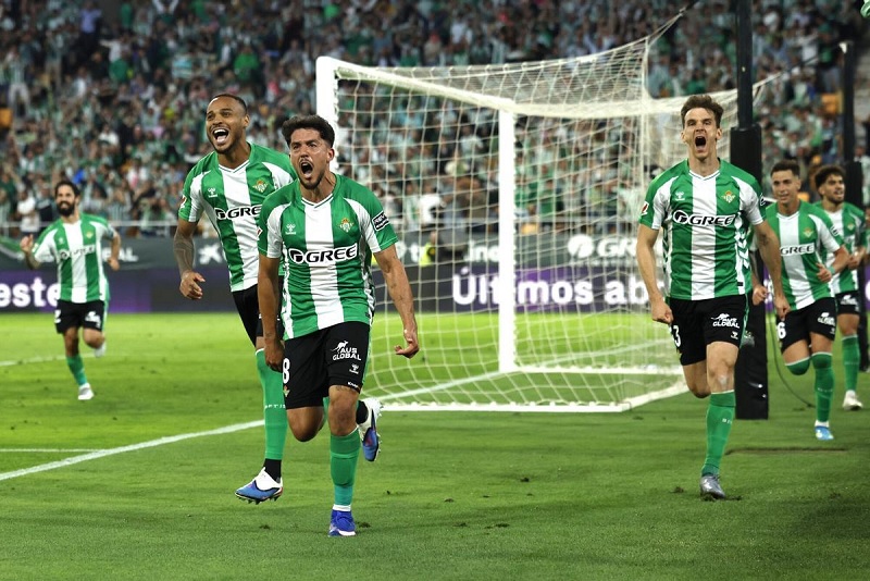 Betis trở lại Cúp C1 sau hơn 20 năm - Ảnh 1