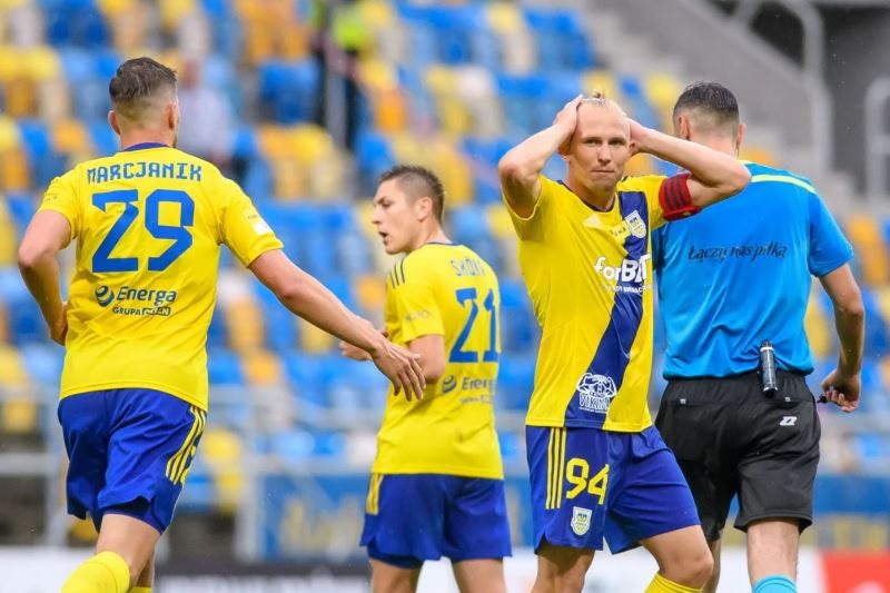 Nhận định, Soi kèo Arka Gdynia vs Nieciecza 00h00 ngày 19/05: Chiến đấu đến cùng - Ảnh 1