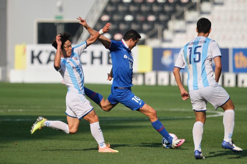 Soi kèo phạt góc Shanghai Shenhua vs Wuhan Three Towns, 18h35 ngày 20/05 - Ảnh 1