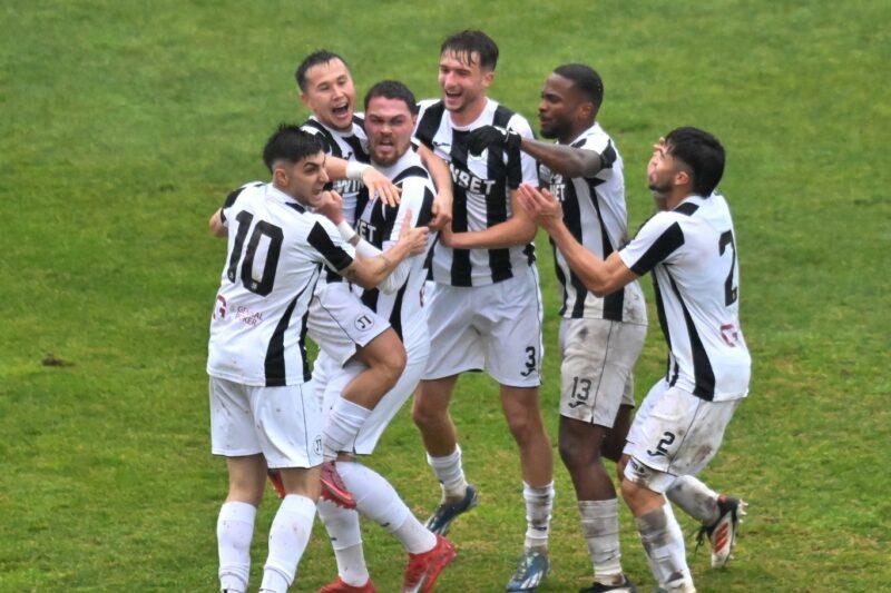 Nhận định, Soi kèo Lokomotiv Plovdiv vs Botev Plovdiv 21h45 ngày 25/5: Derby thành Plovdiv  - Ảnh 1