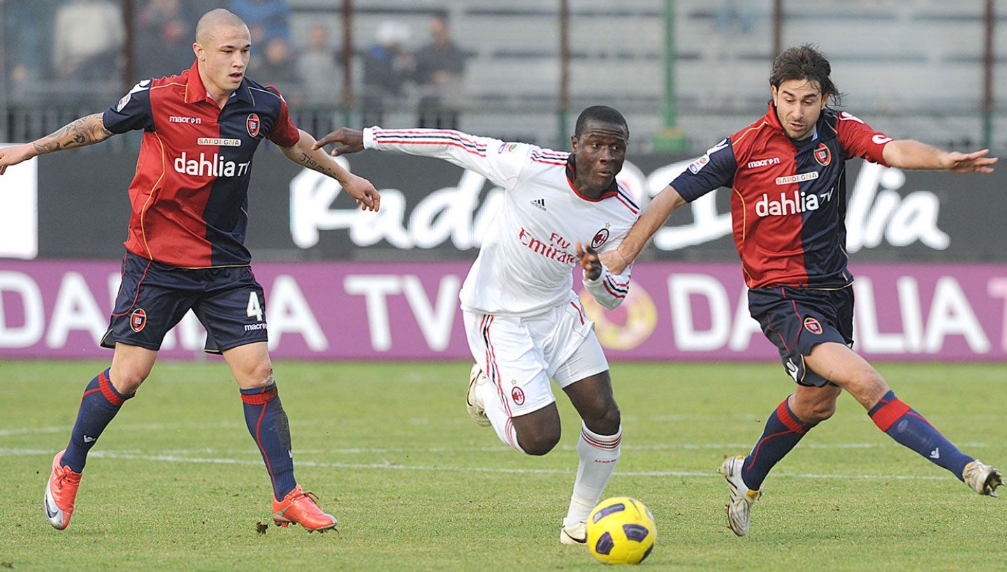 Soi kèo phạt góc AC Milan vs Cagliari, 1h45 ngày 25/5 - Ảnh 1