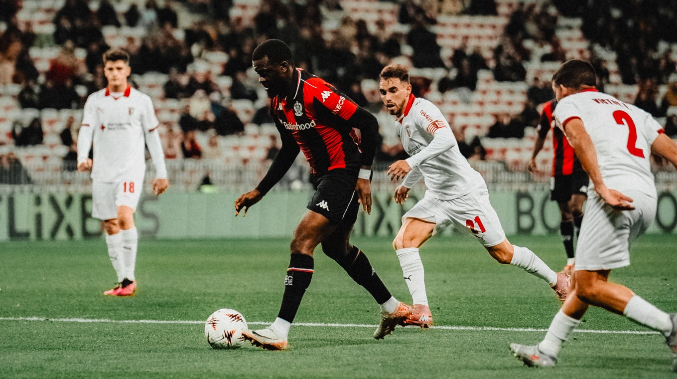 Soi kèo phạt góc Saint Etienne vs Nice, 1h45 ngày 27/5 - Ảnh 1