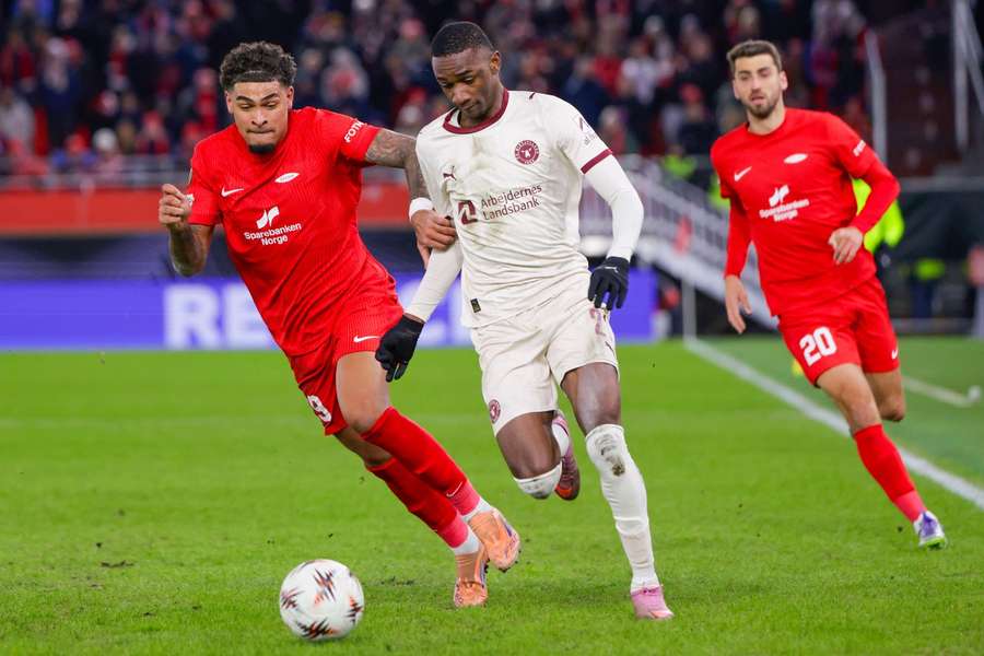 Nhận định, Soi kèo Universitatea Cluj vs Brann 00h00 ngày 24/7: Thử thách tại chảo lửa - Ảnh 2
