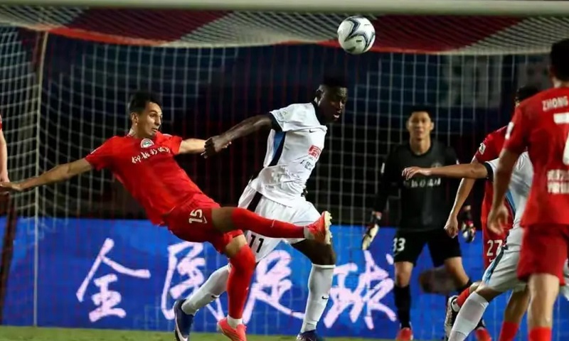 Soi kèo phạt góc Henan FC vs Dalian Yingbo, 18h35 ngày 31/7 - Ảnh 1