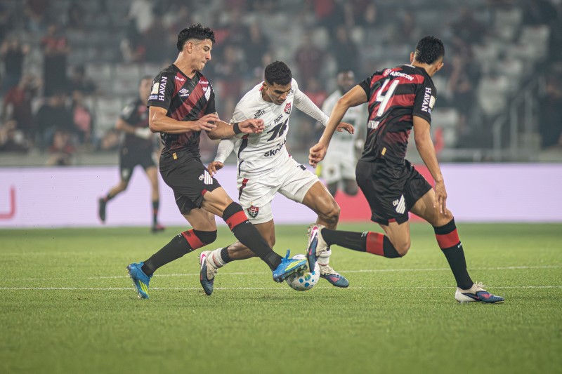 Nhận định, Soi kèo Vitoria vs Atletico Paranaense 06h00 ngày 07/08: Khách lại thắng - Ảnh 1