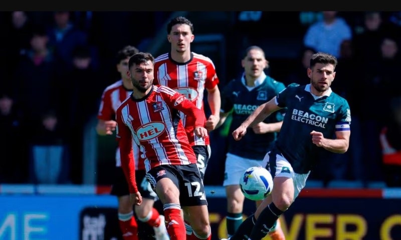 Soi kèo phạt góc Plymouth vs Exeter, 2h00 ngày 11/8 - Ảnh 1