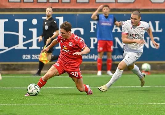 Nhận định, Soi kèo Iberia 1999 vs Larne 23h00 ngày 11/8: Từ chiến ở lượt về   - Ảnh 1