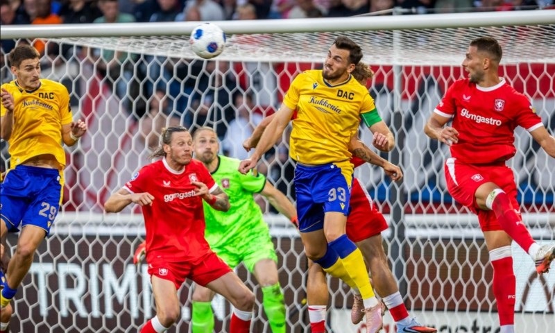 Soi kèo phạt góc Dunajska Streda vs Twente, 0h00 ngày 14/8 - Ảnh 1