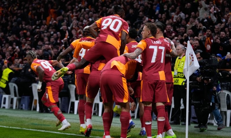 Soi kèo phạt góc Galatasaray vs Corum, 1h30 ngày 15/8 - Ảnh 1