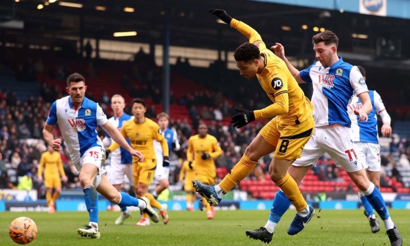 Soi kèo phạt góc Wolves vs Blackburn, 2h00 ngày 15/8 - Ảnh 1