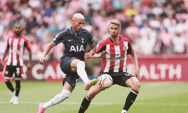 Soi kèo phạt góc Brentford vs Tottenham, 23h30 ngày 22/8 - Ảnh 1