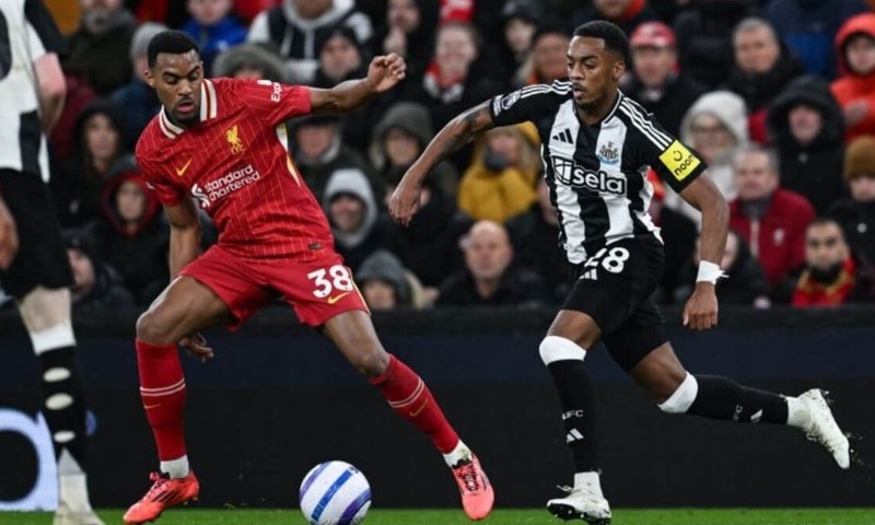 Soi kèo phạt góc Newcastle vs Liverpool, 22h30 ngày 23/8 - Ảnh 1