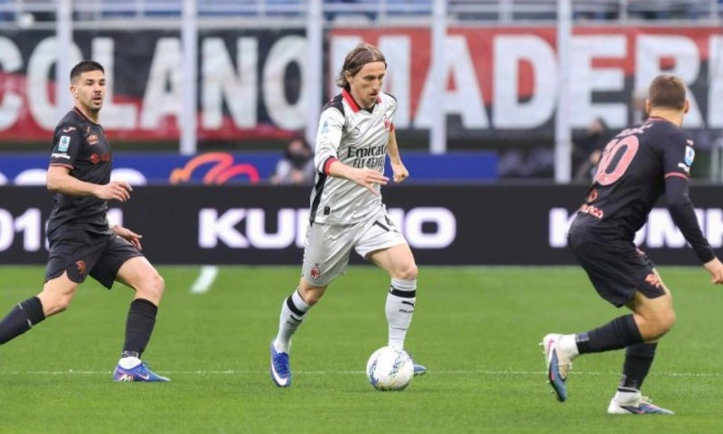 Soi kèo phạt góc Torino vs AC Milan, 1h45 ngày 24/8 - Ảnh 1