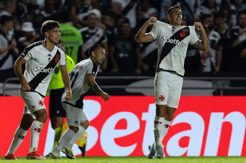 Nhận định, Soi kèo Vasco da Gama vs Vitoria 07h30 ngày 27/08: Chủ nhà tất thắng - Ảnh 1