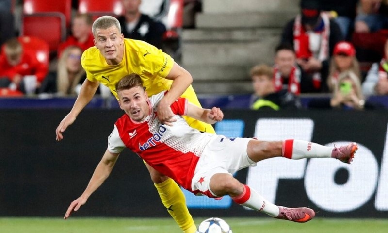 Soi kèo phạt góc Slavia Prague vs Lens, 2h00 ngày 11/9 - Ảnh 1