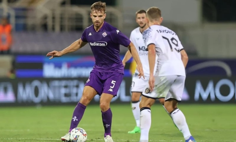 Soi kèo phạt góc Venezia vs Fiorentina, 1h45 ngày 12/9 - Ảnh 1